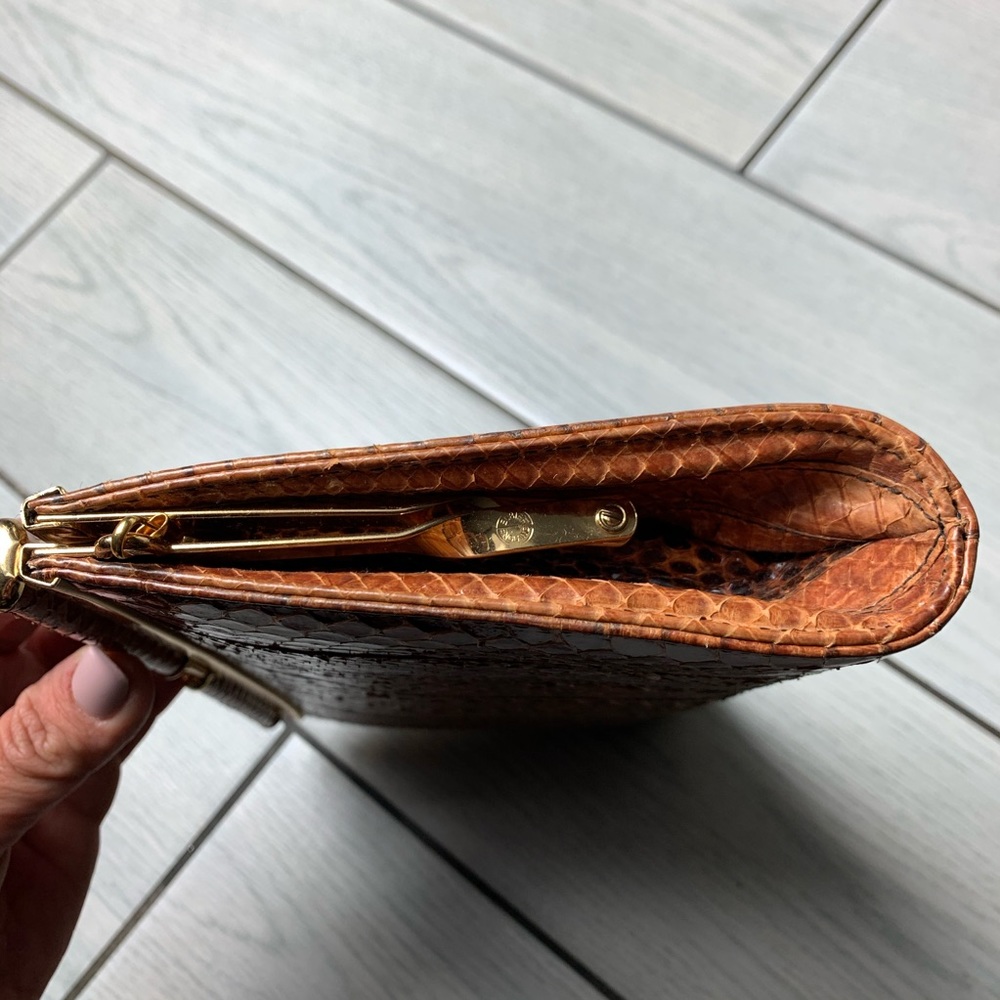 Very Vintage Tan Brown Snakeskin Gold Chain Clutch - Picture 8 of 8